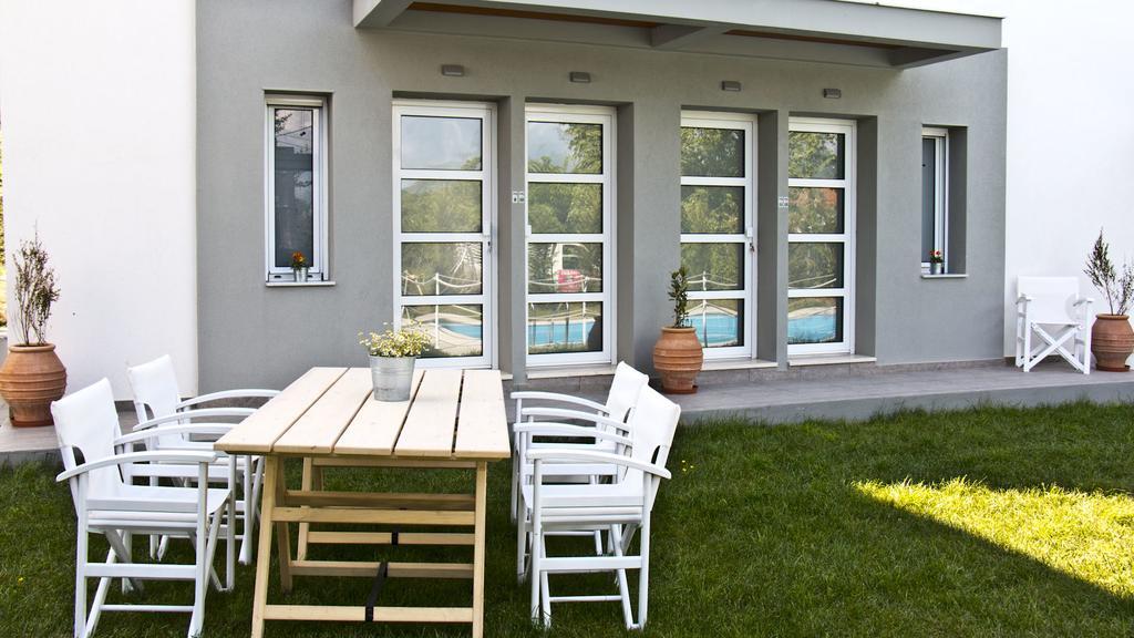 Aristotelia Gi Ikies - Olympiada Poolside Retreats Exterior photo