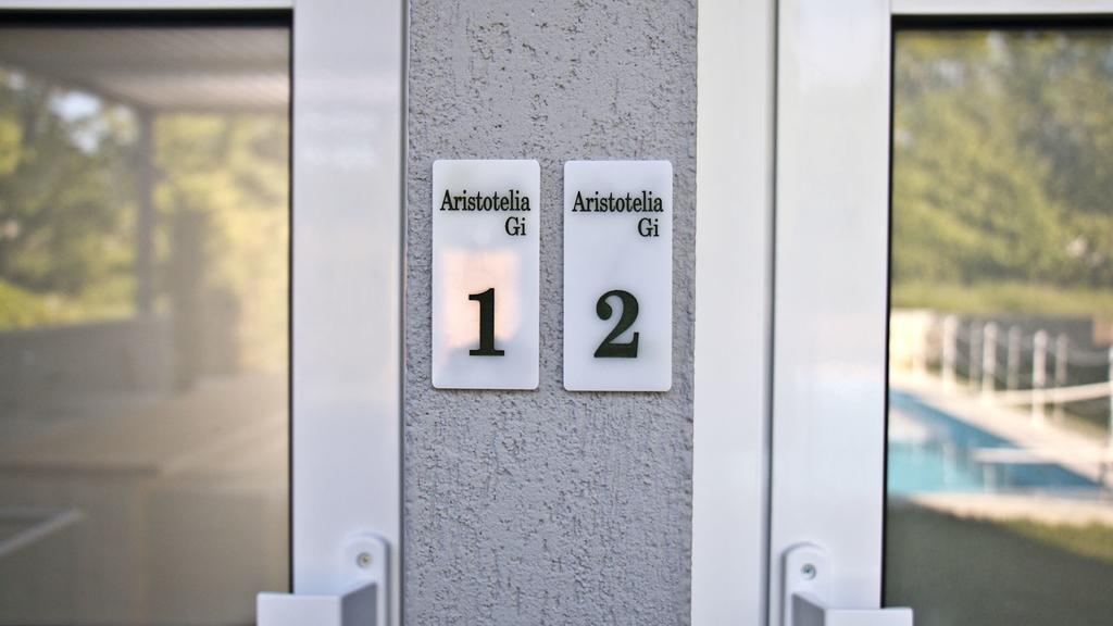 Aristotelia Gi Ikies - Olympiada Poolside Retreats Exterior photo